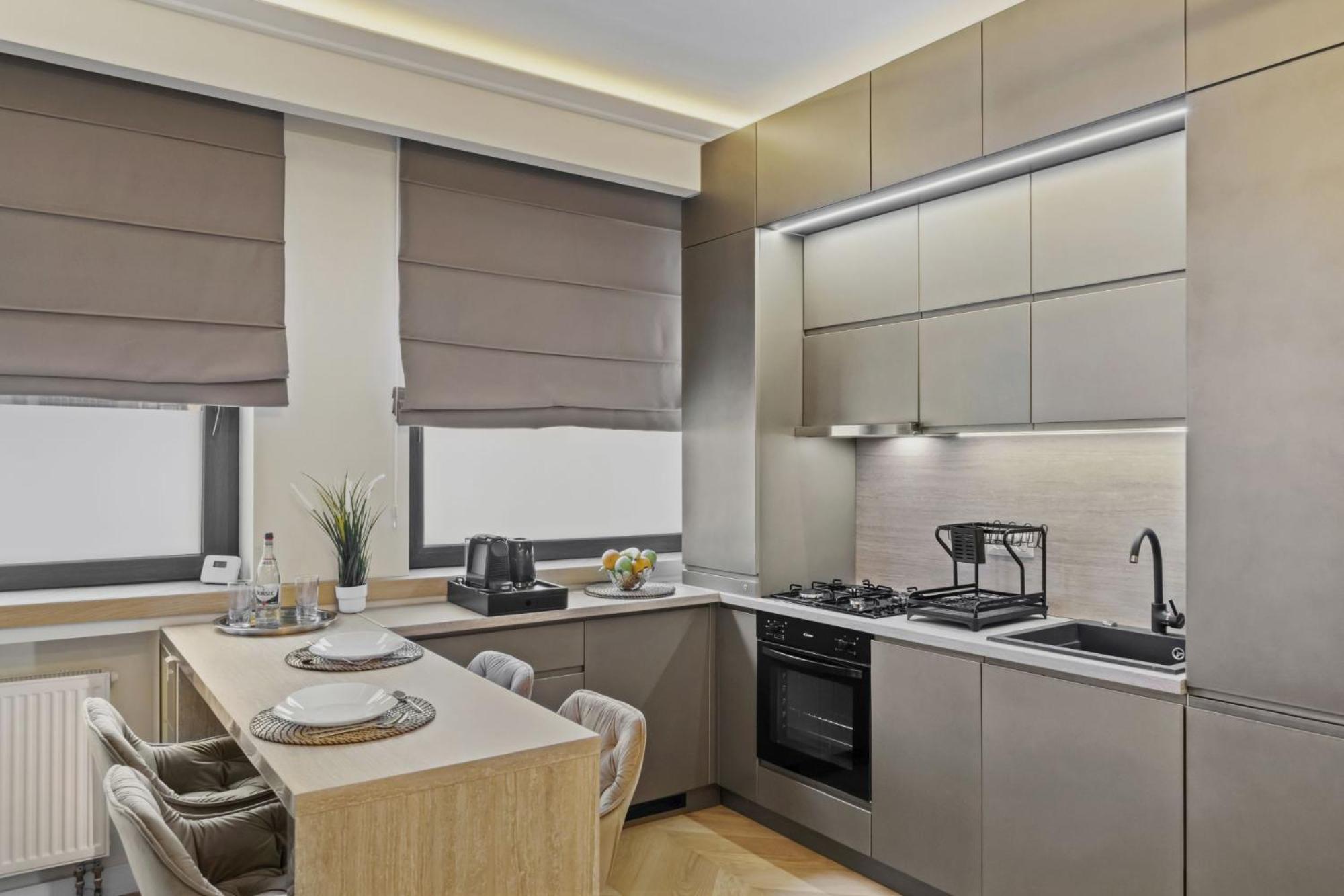 Central Two Rooms Apartment The Paradise Of Lights Bukarest Exteriör bild