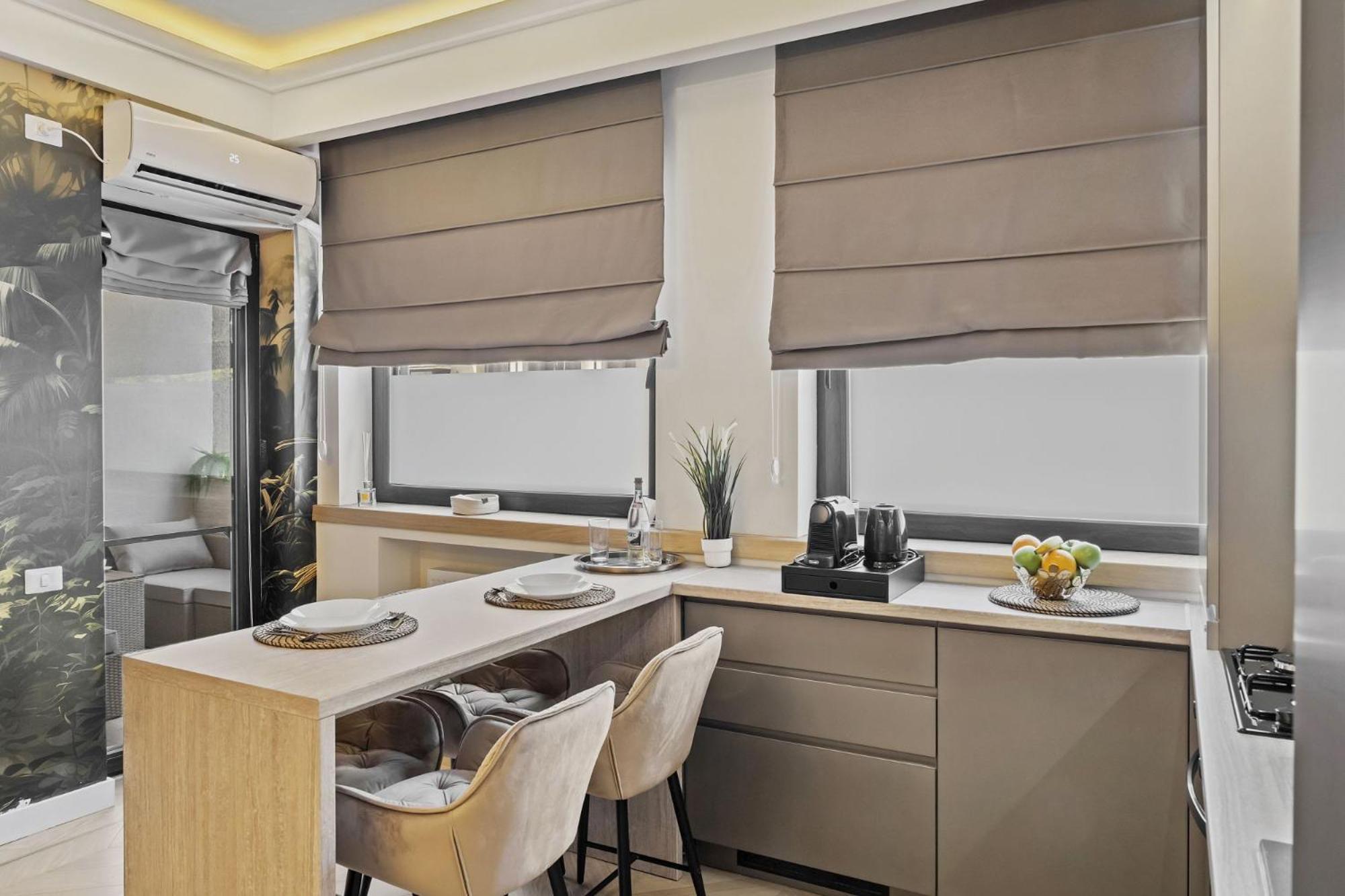 Central Two Rooms Apartment The Paradise Of Lights Bukarest Exteriör bild