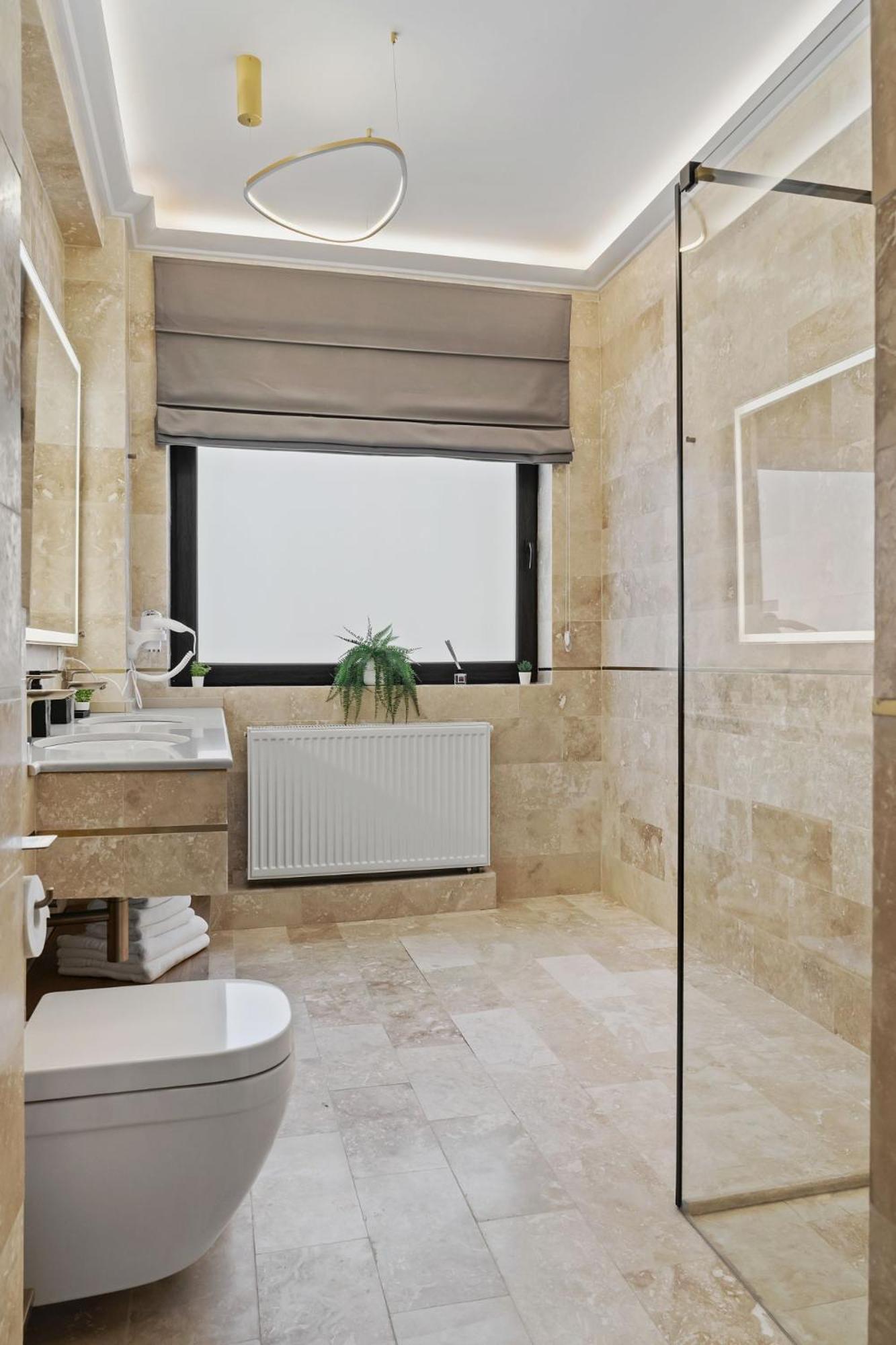 Central Two Rooms Apartment The Paradise Of Lights Bukarest Exteriör bild