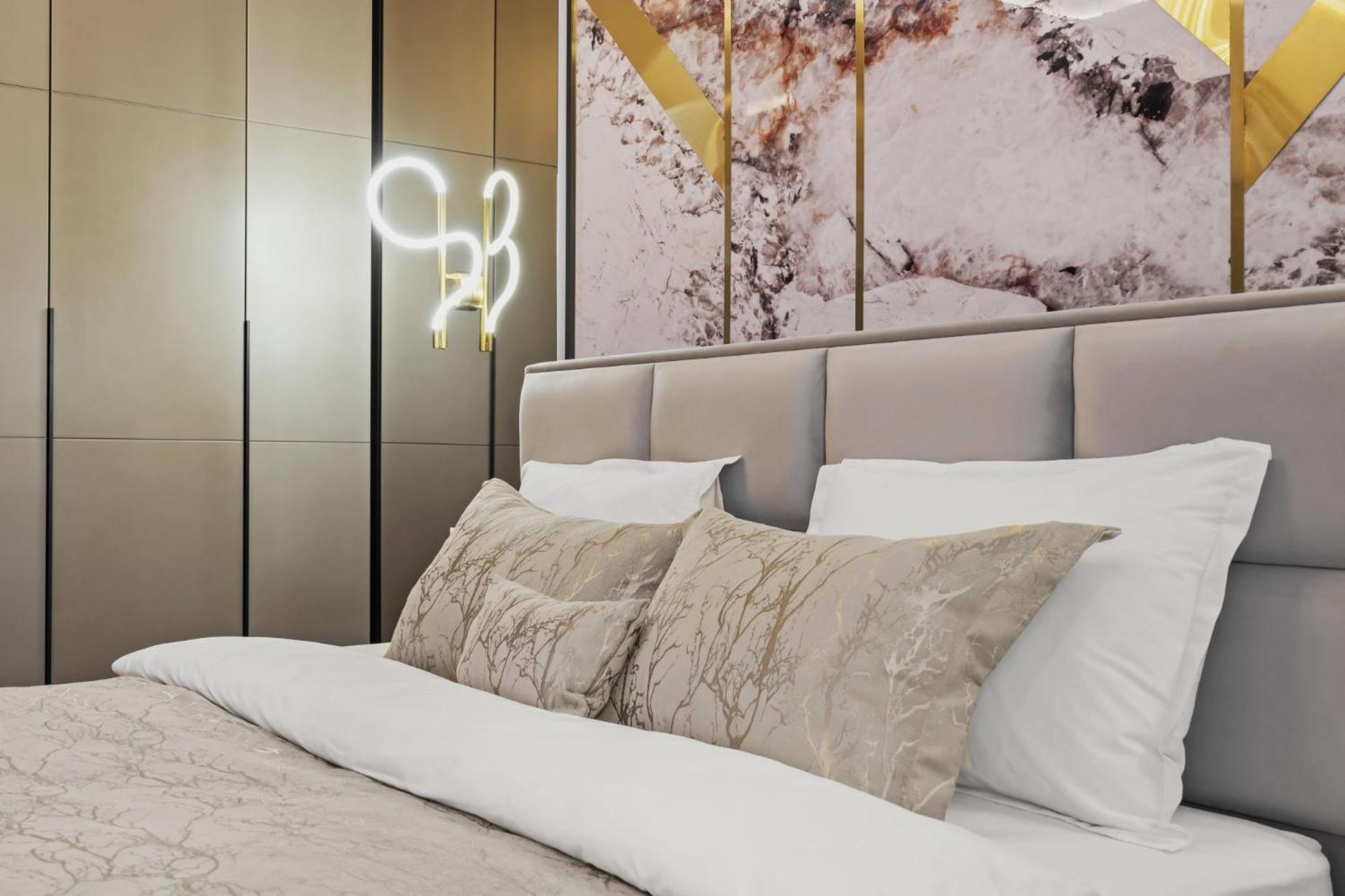 Central Two Rooms Apartment The Paradise Of Lights Bukarest Exteriör bild