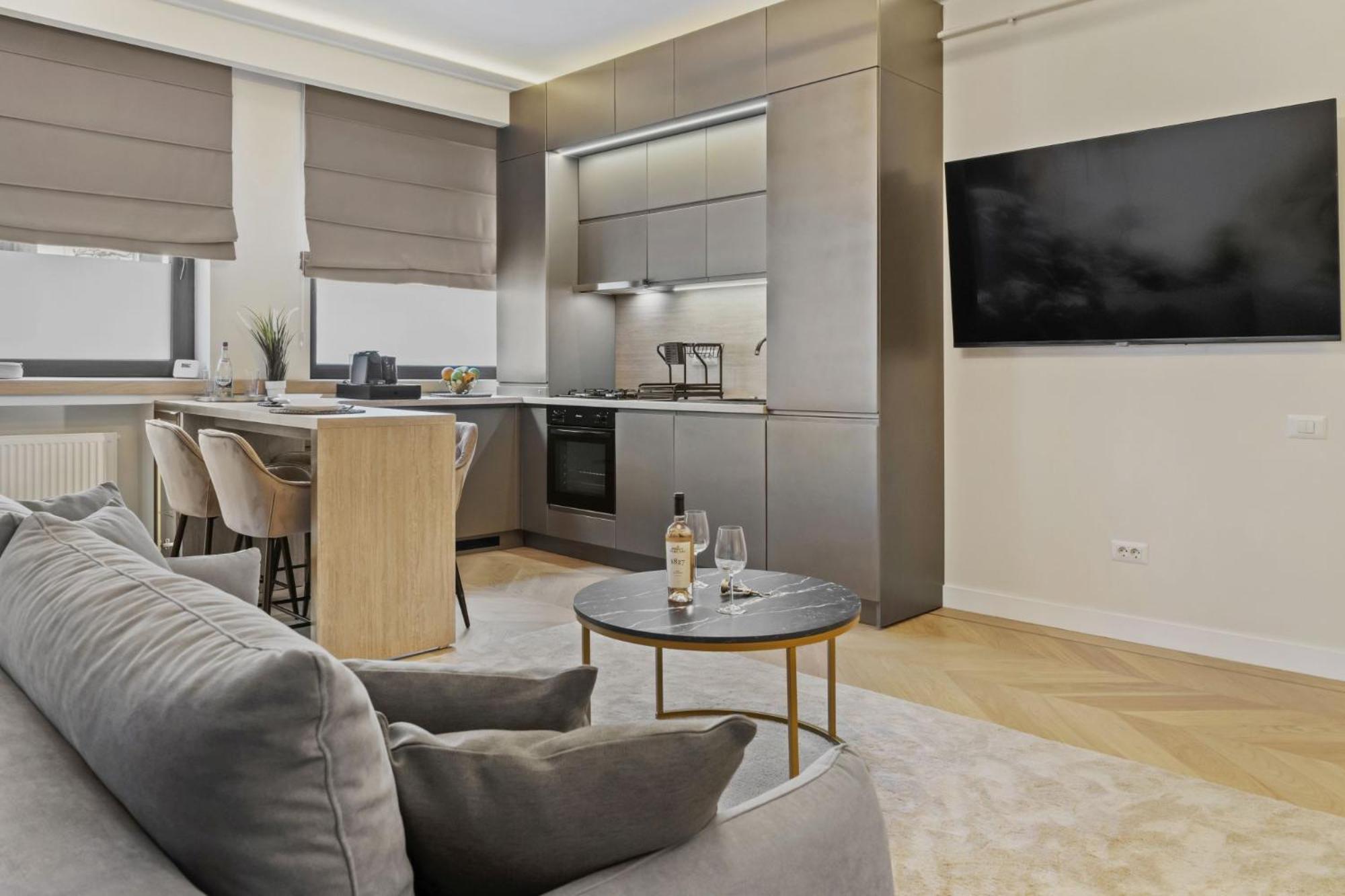 Central Two Rooms Apartment The Paradise Of Lights Bukarest Exteriör bild